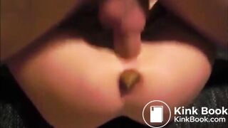 Girl shit a nice turd while fucked