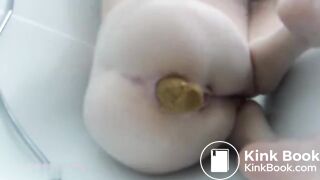 A nice bath poop