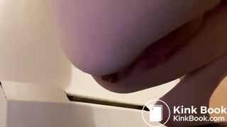 Danii poop
