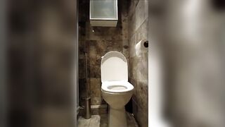 Unkown Blonde shits on toilet Lid