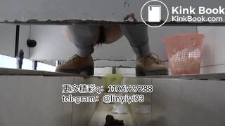 Beautiful girls pee and shit 28