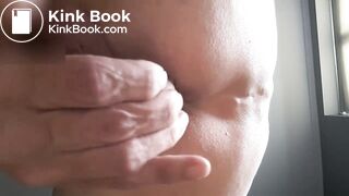 Longue session de masturabtion justeuse avec de gros pets et puissant fartgasm