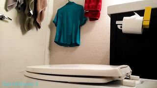 3 Short Clips Of An Awesome Pooper