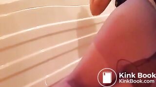 She Shits In Her Tights