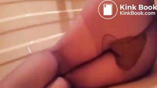 She Shits In Her Tights