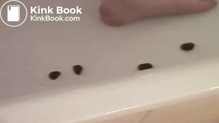 Amateur redhead eating a tiny piece of shitmp4