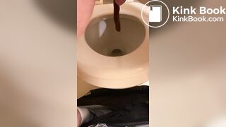 Taking a nice shit!