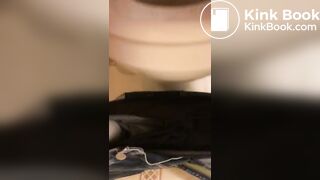 Taking a nice shit!