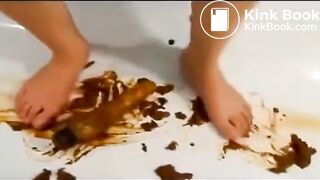 Russian masterbates with shit