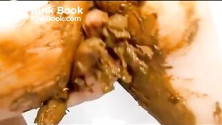 Russian masterbates with shit