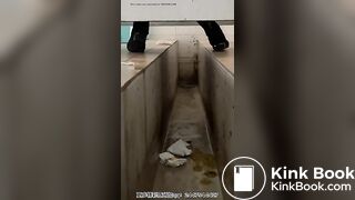 The girl defecated heavily in the toilet 3