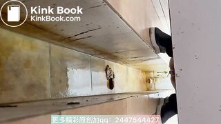 The girl defecated heavily in the toilet 2