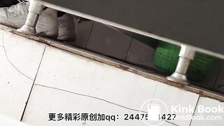 The girl defecated heavily in the toilet 3