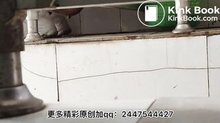 The girl defecated heavily in the toilet 3