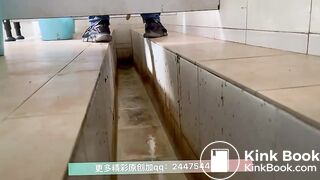 The girl defecated heavily in the toilet 2