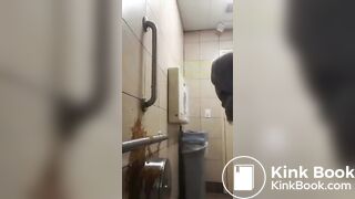 Explosive shit - Dutch scat