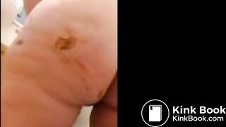 Fat Slag Fingers Her Shit Out To Self Smear It