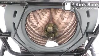 shitting her tights