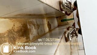 Beautiful girls pee and shit 28