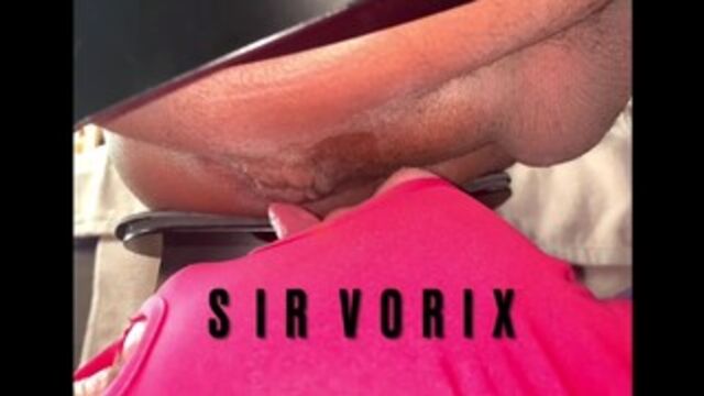 Sir Vorix Feeding