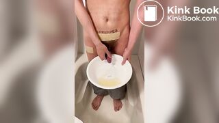 Asian guy's self piss drinking