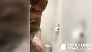 Master Leonardo Shitting