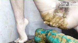 Slag Gapes, Shits & Prolapses on Huge Anal Toy