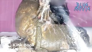 Scat Slag Pushes Shit Out  of  Her Asshole and Cun