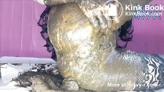 Scat Slag Pushes Shit Out  of  Her Asshole and Cun