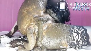 Scat Slag Pushes Shit Out  of  Her Asshole and Cun