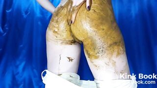 shit smearingGirl