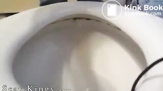 Amateur Films Herself Pooping