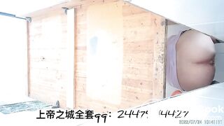 The girl excreted a lot in the toilet 002