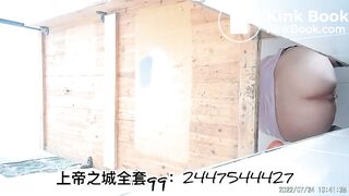 The girl excreted a lot in the toilet 002