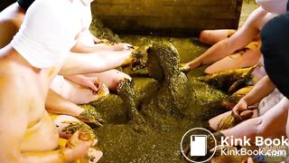 Snow white and the seven dung dwarfs - Betty