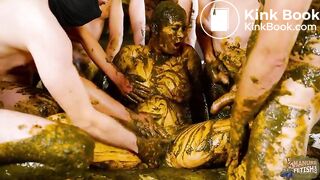 Snow white and the seven dung dwarfs - Betty