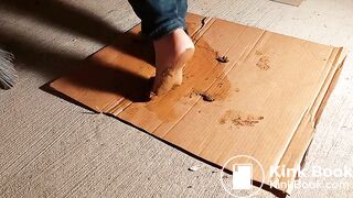 Very  nessy wife wash outside in pantyhose