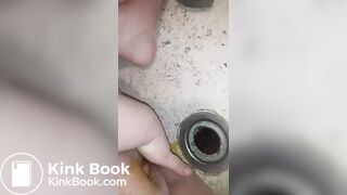 fat slut tries rubbing scat in pussy