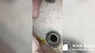 fat slut tries rubbing scat in pussy