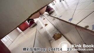 Beautiful women poop in the toilet