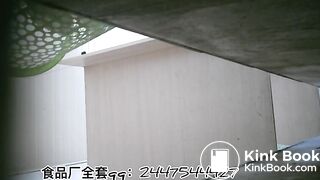 The girl excreted a lot in the toilet 002