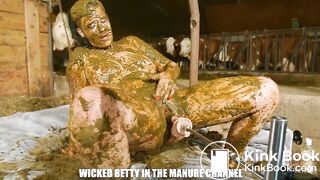 Girls in cowshit sale with up to 40 % discount