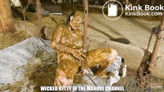 Girls in cowshit sale with up to 40 % discount