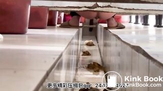 CUTE CHINESE GIRL POOPPIN WITH SMELLY FART