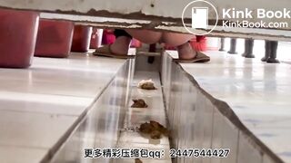 CUTE CHINESE GIRL POOPPIN WITH SMELLY FART