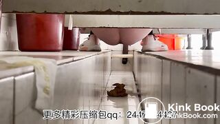 The girl excreted a lot in the toilet 003