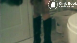 Young babe gives a pee and poop