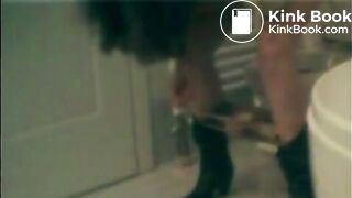 Young babe gives a pee and poop