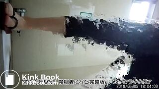 Chinese women poop in toilets 2