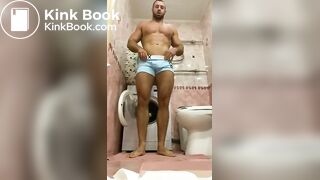 Russian Bodybuilder Shitting